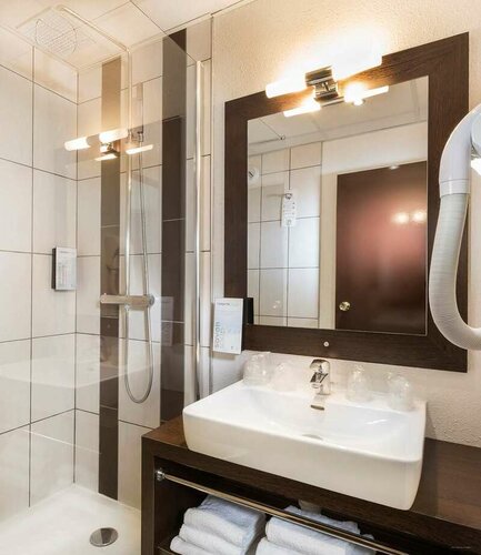 Hotel Astor Kiel by Campanile, Забронировать Отель Отели Киля 3 звезды, рядом с Стадион Wunderino-Arena, 3*