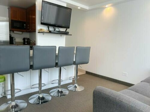 Pacific Monarch 901 Condo By Redawning, Забронировать Отель Отели Гонолулу с парковкой, рядом с Гавайский музей армии США, Парковка