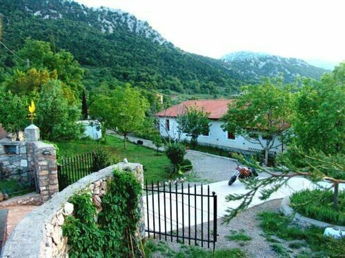 Helicon Muses Friendly Mountain B&B Guesthouse