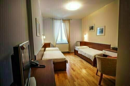 Kúria Beckov - Penzión, Rezervasyon Otel Beckov otoparklı oteller, Otopark