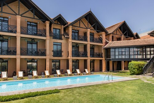 Radisson Hotel Tamboho Waterfront Antananarivo, Prenota Hotel Hotel a Analamanga con piscina, Piscina