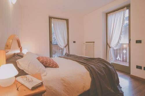 Residence Hotel Torre Del Brenta, Забронировать Отель Отели Мадонна-ди-Кампильо с парковкой, рядом с Подъемник Спинале Экспресс, Парковка