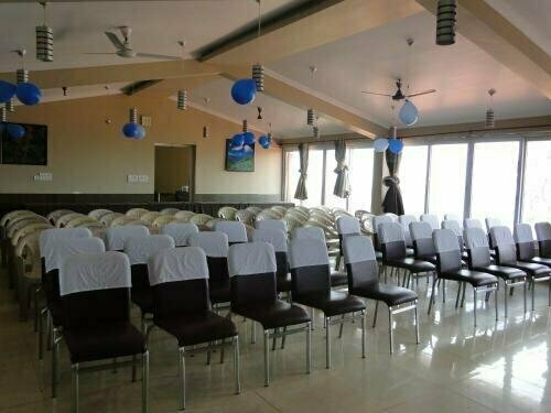 KSTDC Hotel Mayura Valley View Madikeri, Забронировать Отель Отели Coorg с парковкой, Парковка