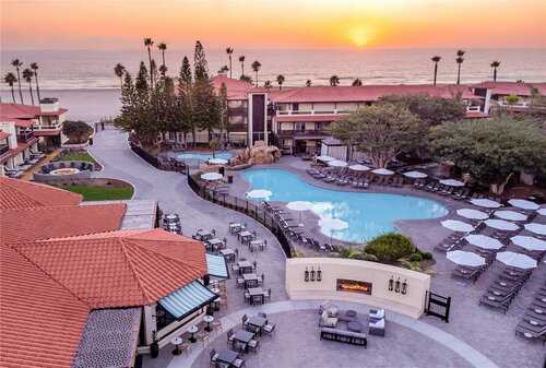 Embassy Suites Mandalay Beach - Hotel & Resort, Book Ferieresort 3-stjernede hoteller i Oxnard, 3*