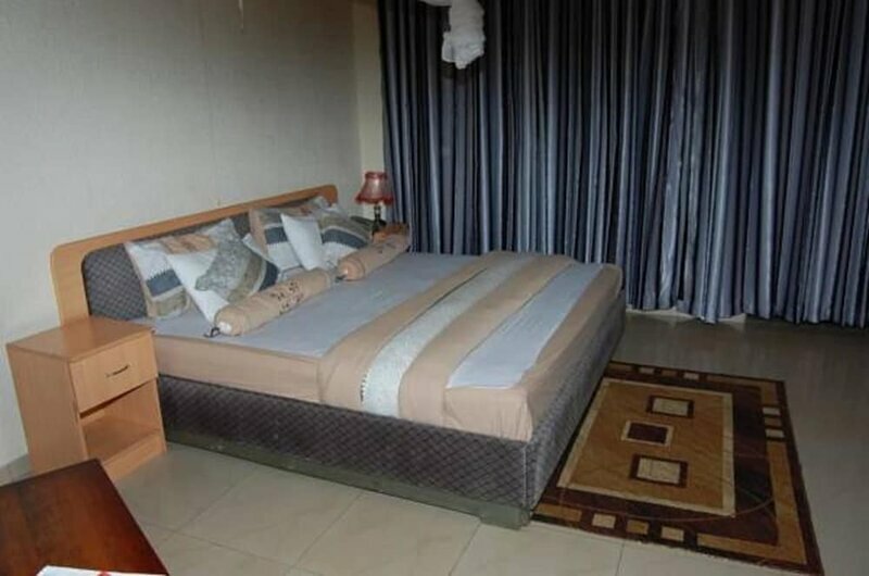 Step Town Hotel