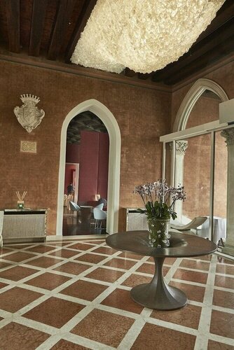 Sina Centurion Palace, Забронировать Отель Дорсодуро Венеция, рядом с Вокзал Accademia