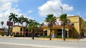 Hotel Mirage Express, Забронировать Отель Отели Матаморос с парковкой, Парковка