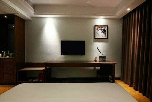 Longshan Hotel, Rezervați Hotel Hoteluri în Guangdong cu parcare, Parcare
