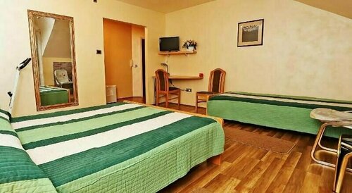 Amaro Rooms, Book Hotel Hoteller i Vojvodina med parkering, Parkering