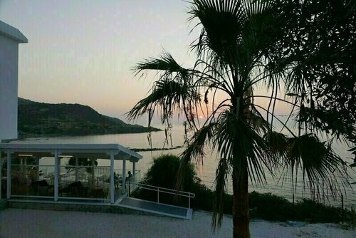 E.J. Pyrgos Bay Hotel, Rezervovat Hotel Hotely v Kato Pyrgos s parkováním, Parkování