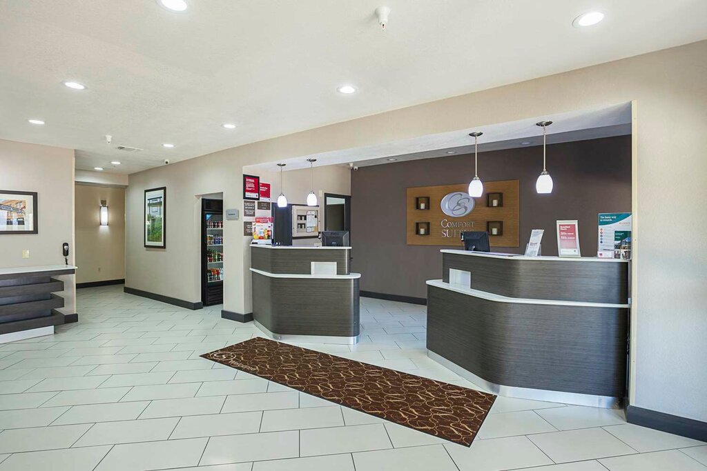 Comfort Suites Vista Ridge Mall