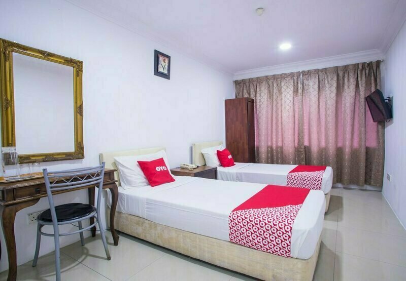 Oyo 390 Mayview Glory Hotel