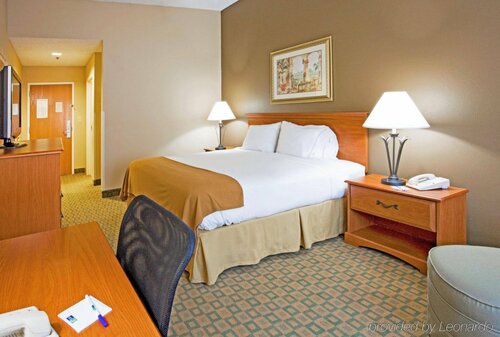 Holiday Inn Express & Suites Tavares by IHG, Book Hotel Tavares Florida