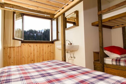 Hostel Le Poussin, Varaa Hostelli Val d'Illiez 