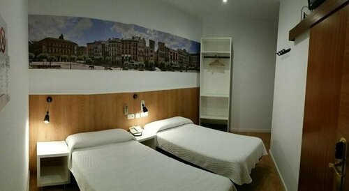 Hostal Restaurante Cornella, Reservar Hotel Cornella de Llobregat Baix Llobregat