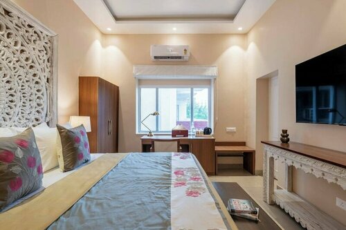 The Art Hotel by VIA Varanasi, Забронировать Отель Отели Варанаси с парковкой, рядом с Гхат Асси, Парковка