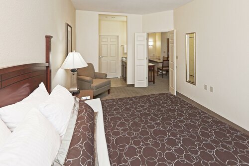 Holiday Inn Oklahoma City Airport by IHG, Varaa Hotelli Hotellit Oklahoma pysäköinnillä, Pysäköinti