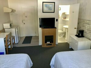 Edgewater Motel and Campground