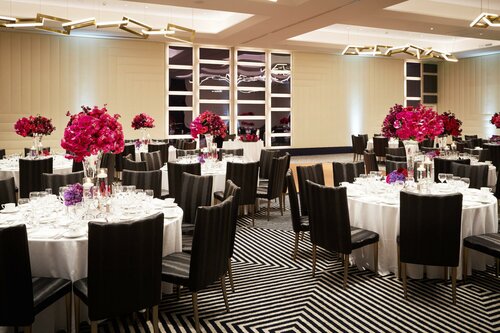 Hotel Indigo Los Angeles Downtown by IHG, Забронировать Отель Бизнес-отели Лос-Анджелеса, рядом с Развлекательный центр L.A. Live, 4* 5*