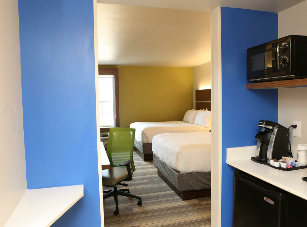 Holiday Inn Express & Suites Phoenix Airport