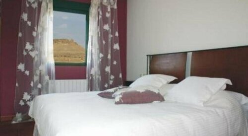 El Romeral, Prenota Hotel Monteagudo de las Salinas 
