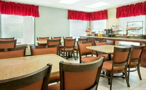 Ramada by Wyndham Pelham, Buchen Sie Gasthaus Pelham Alabama