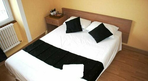 Hotel Le XIV, Забронировать Отель Понторсон 