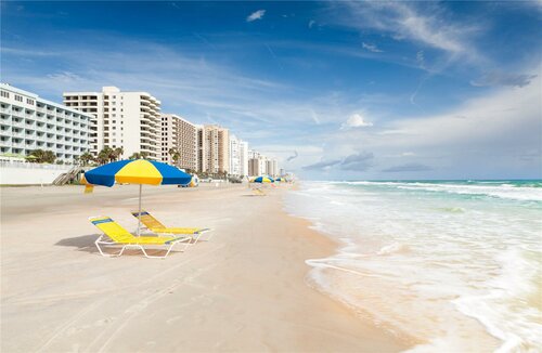 Daytona Sea Breeze, Забронировать Отель Отели Дейтона-Бич с парковкой, рядом с Парк МакЭлроя, Парковка