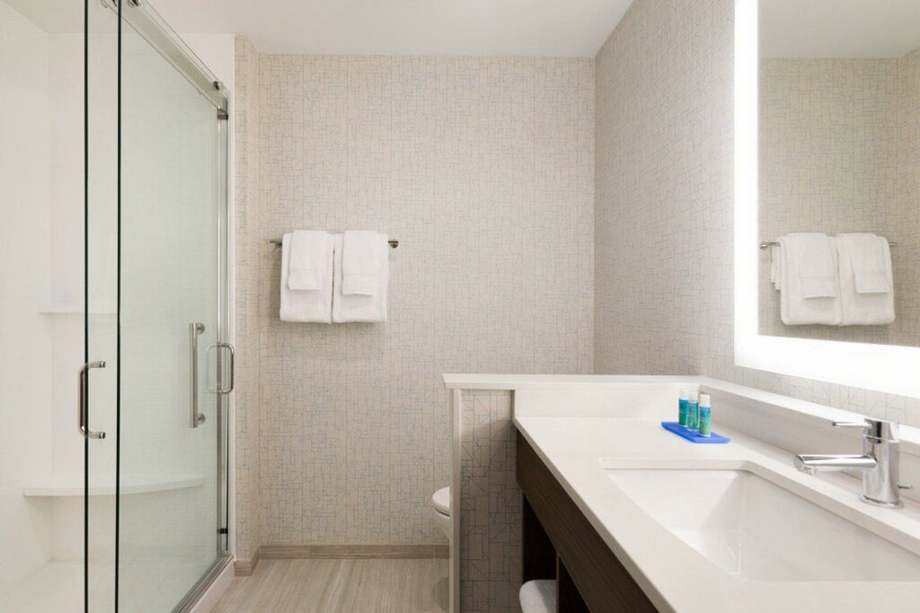 Holiday Inn Express & Suites Cincinnati Ne Red Bank Road