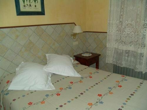 Estudios Casa Lola de Talarn, Prenota Hotel Hotel 3 stelle a Lleida, 3*