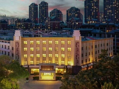 Golden Island Holiday Hotel, Забронировать Отель Отели Jinghai 4 звезды, 4*
