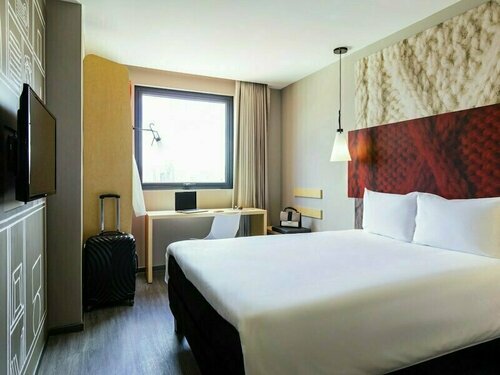 ibis Tijuana, Забронировать Отель Отели Тихуана с парковкой, рядом с Tijuana Cultural Center, Парковка
