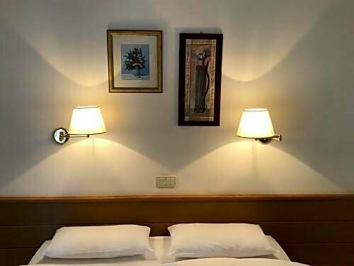 Hotel Planac, Забронировать Отель Отели Альта Бадия с парковкой, Парковка