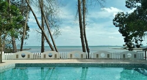 Anyavee Nam Mao Beach Resort