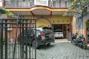RedDoorz Syariah @ Danau Kerinci Sawojajar, Réserver Maison d'hôtes Maisons d'Hôtes à Java oriental, Maison d'hôtes