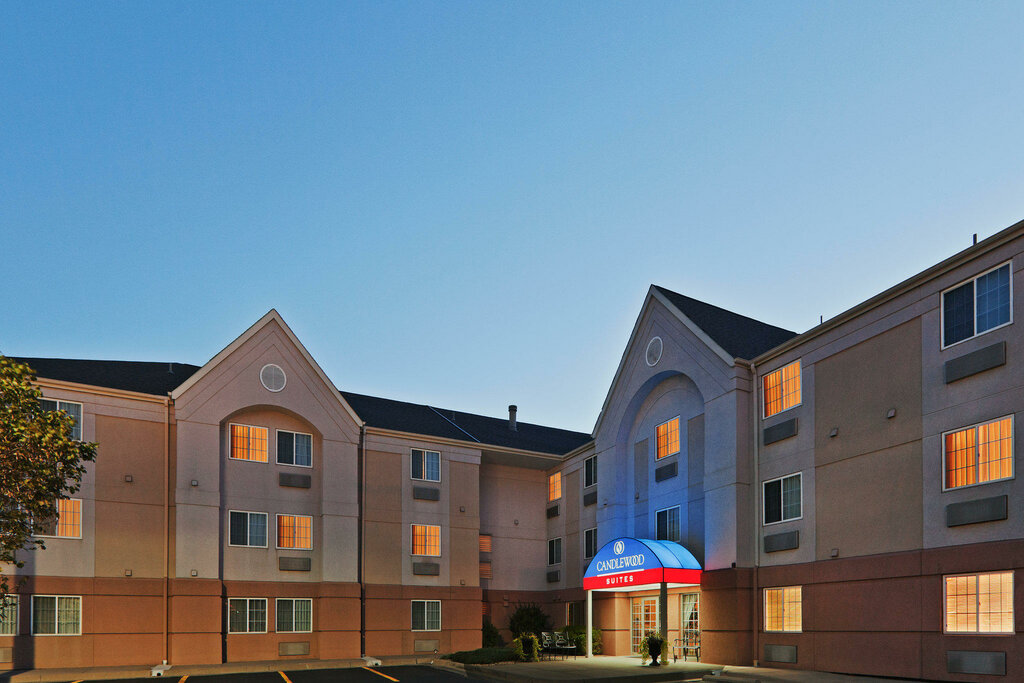 Sonesta Simply Suites Wichita Airport