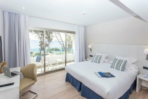 Far alcanada, Book Villa Alcanada Mallorca