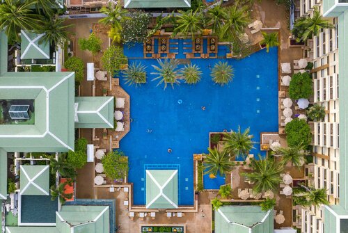 Holiday Inn Resort Phuket, an IHG Hotel, Забронировать Курортный отель Отели острова Пхукета с бассейном, рядом с Пирс Патонга, Бассейн