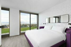 YOTEL Geneva Lake, Book Hotel Hoteller i Vaud med parkering, Parkering