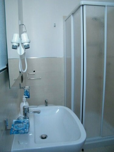 Residenza Acqua Terra Fuoco, Забронировать Отель Комо Озеро Комо, рядом с Железнодорожный вокзал Комо Камерлата