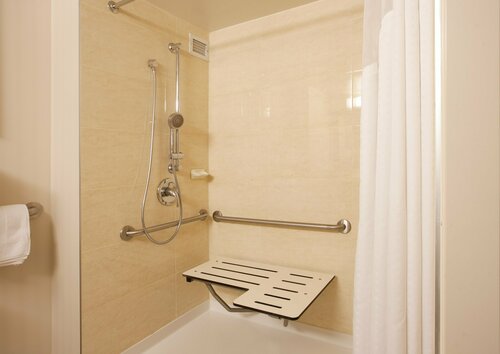 Holiday Inn Vancouver Centre, Buchen Sie Hotel Vancouver 