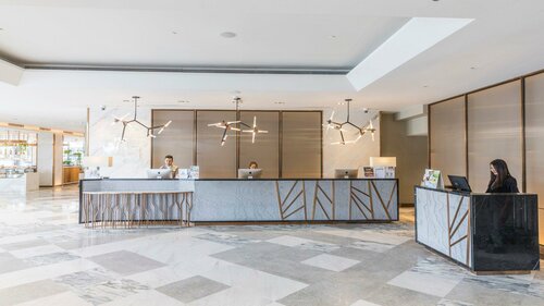 Holiday Inn and Suites