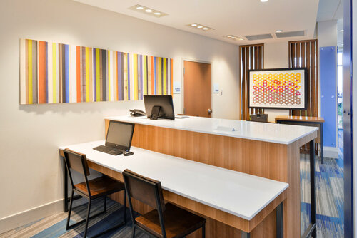 Holiday Inn Express & Suites Madison by IHG, Book Hotel Madison Wisconsin