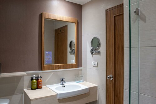 Holiday Inn Resort Phuket Surin Beach by IHG, Забронировать Курортный отель Сурин-Бич остров Пхукет, рядом с Пляж Сурин