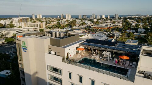 Holiday Inn Express & Suites Sunshine Coast, An Ihg Hotel, Book Hotel Hoteller i Sunshine Coast med parkering, Parkering