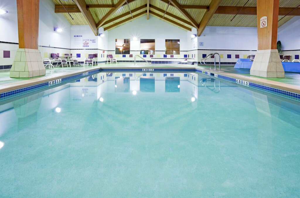 Holiday Inn Conference Ctr Marshfield