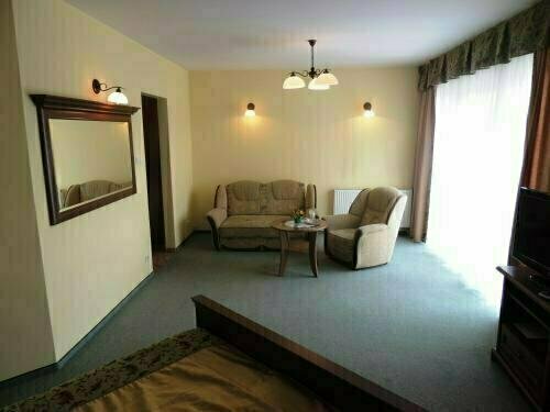 Hotel Zieliniec, Buchen Sie Hotel Hotels in Großpolen mit Parkplatz, Parkplätze