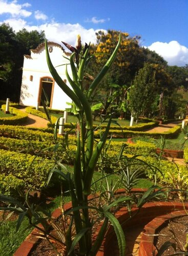 Villa DOuro Pousada, Забронировать Отель Отели Тирадентис с парковкой, рядом с Rosario Church, Парковка