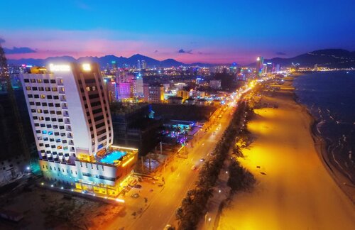 Serene Beach Hotel Danang, Забронировать Отель Отели Дананга муниципалитета 4 звезды, 4*