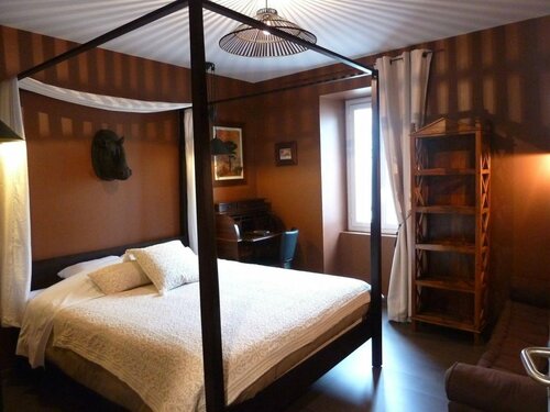 Auberge du Vieux Lanas Logis Hotel Restaurant, Réserver Auberge de jeunesse Lanas Ardèche